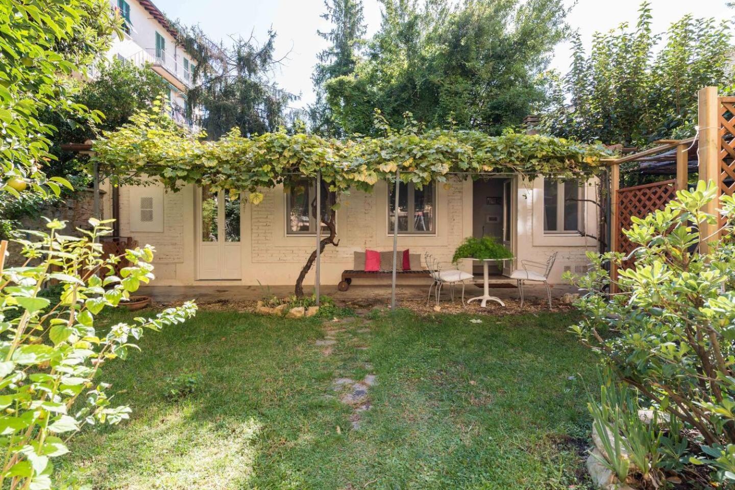 Boutique Apartment With Private Rooms And Garden Oasis Florencja Zewnętrze zdjęcie